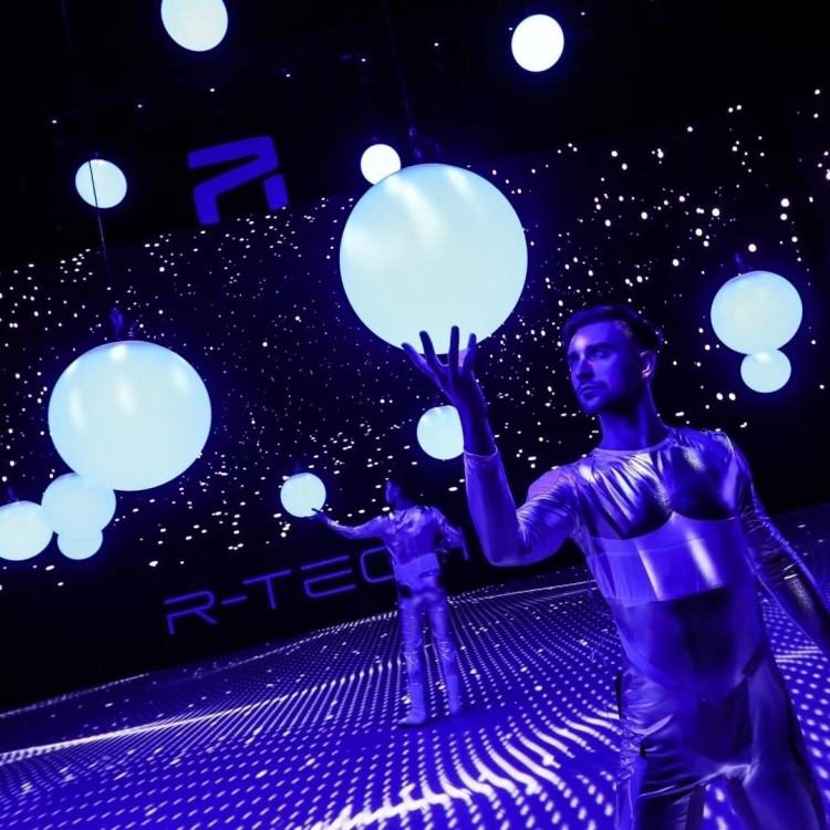 Kinetic LED Ball